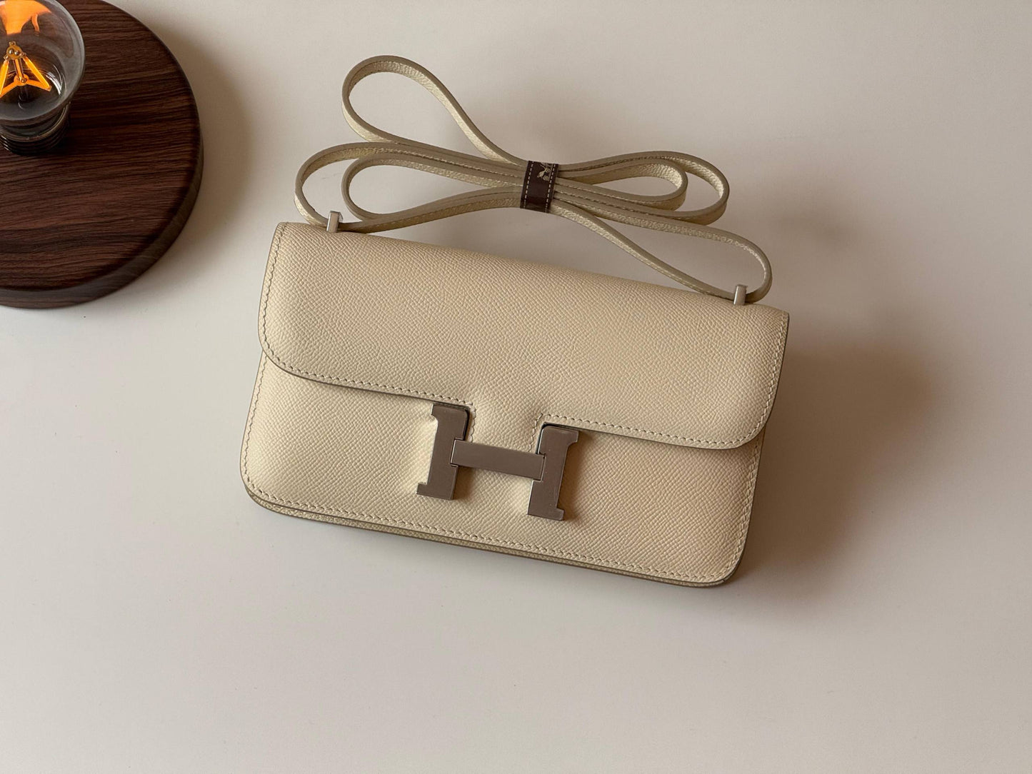 Hermes 
cosntance 23cm 💕master quality😍with box❤️
340 dhs🪙🌨️

Zain52
♥️♥️♥️