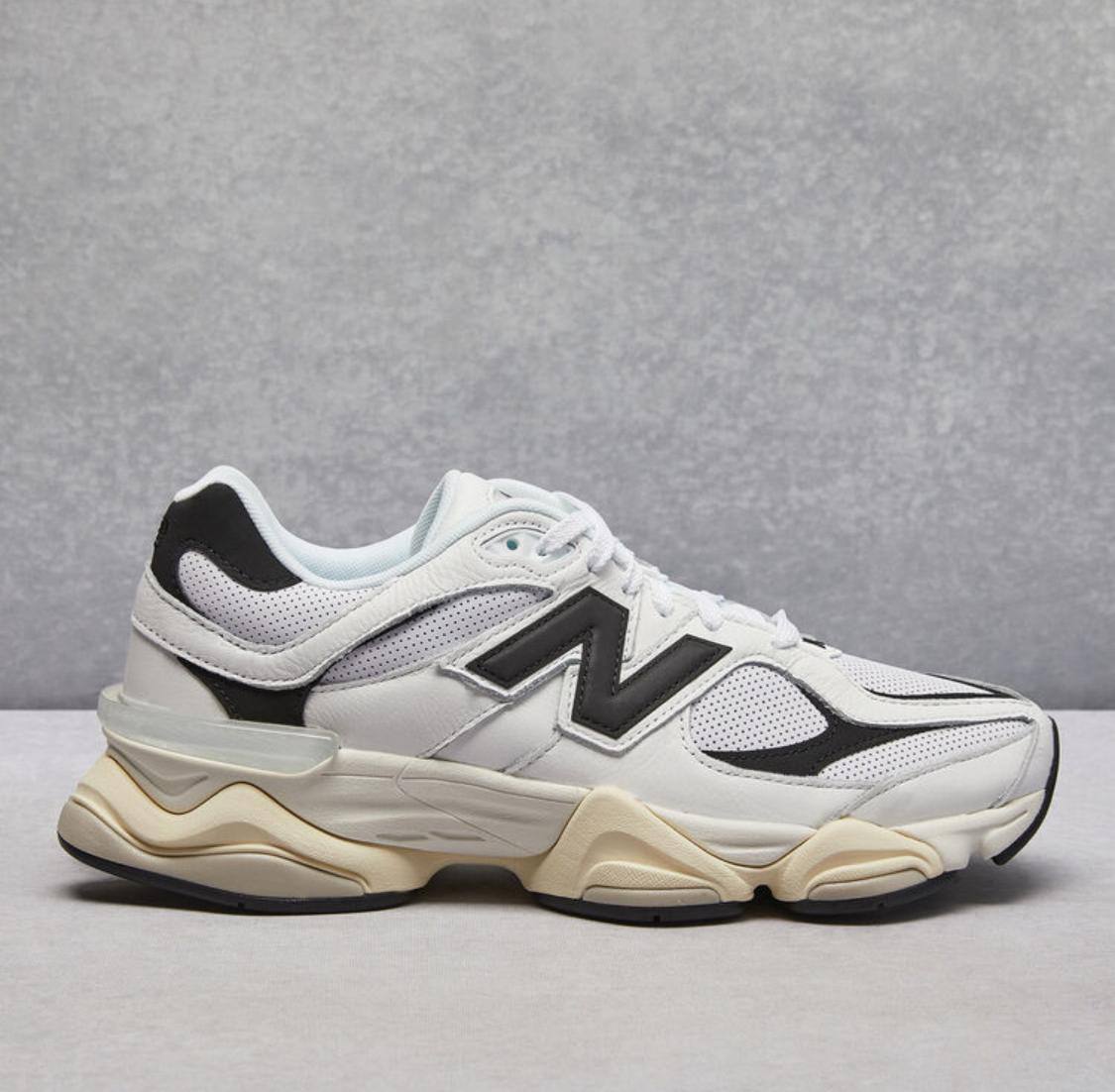 NB - 
New Stock 💓💓💓
Size 36-45 
Ladies Shoes Size 36-41
140 dhs💓

Zain183