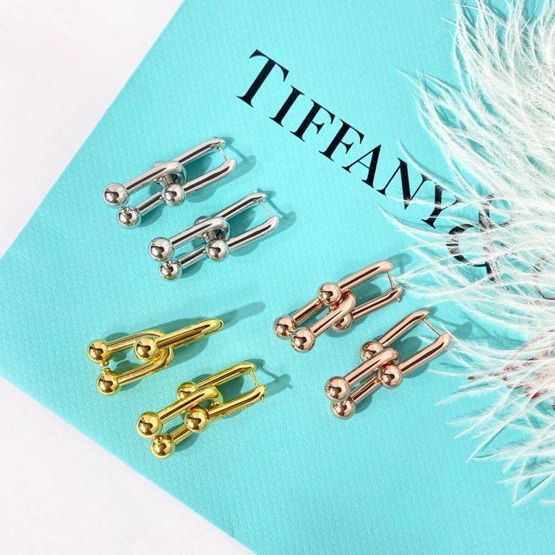 Tiffany ❤️‍🔥*
Necklace 🐦‍🔥
Earring 🦋
Master quality 💯
With normal boxes 📦 
80 dhs🪙🌺
With master box 🗃️ 
110 dhs🪙🪙

Zain216
♥️♥️♥️