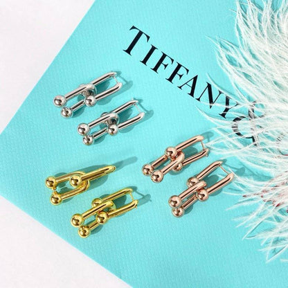 Tiffany ❤️‍🔥*
Necklace 🐦‍🔥
Earring 🦋
Master quality 💯
With normal boxes 📦 
80 dhs🪙🌺
With master box 🗃️ 
110 dhs🪙🪙

Zain216
♥️♥️♥️