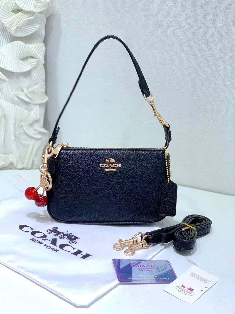 Coach 
good quality 
90 dhs✅
with box

Zain278
♥️♥️♥️