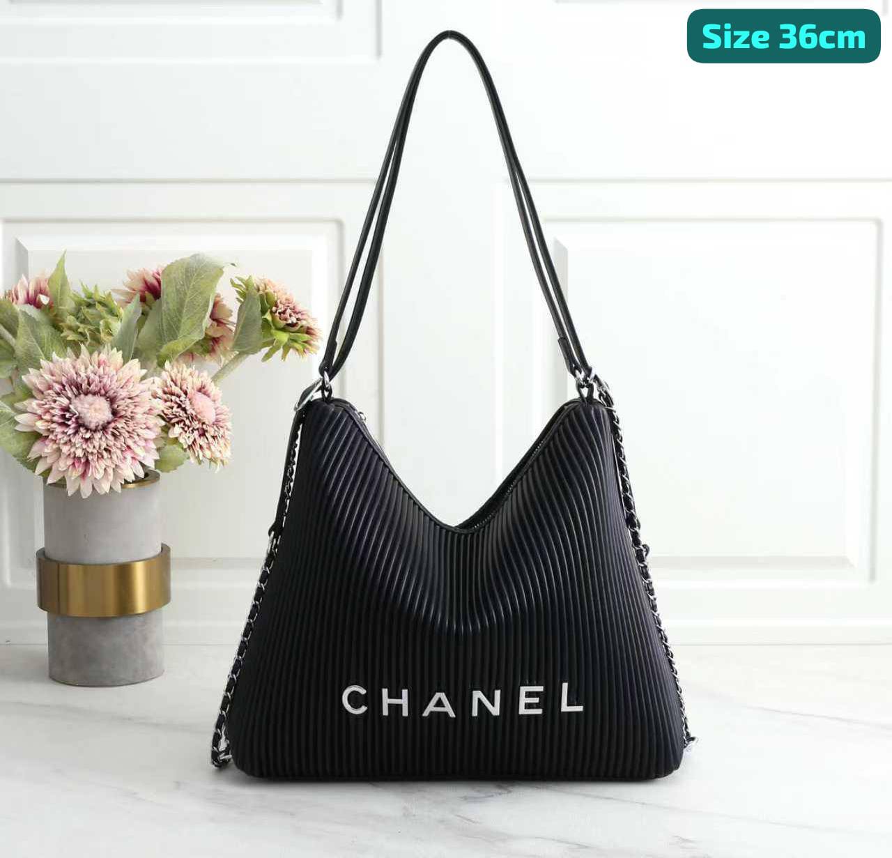 Chanel
Good quality 
105 dhs❣️

Zain186
♥️♥️♥️