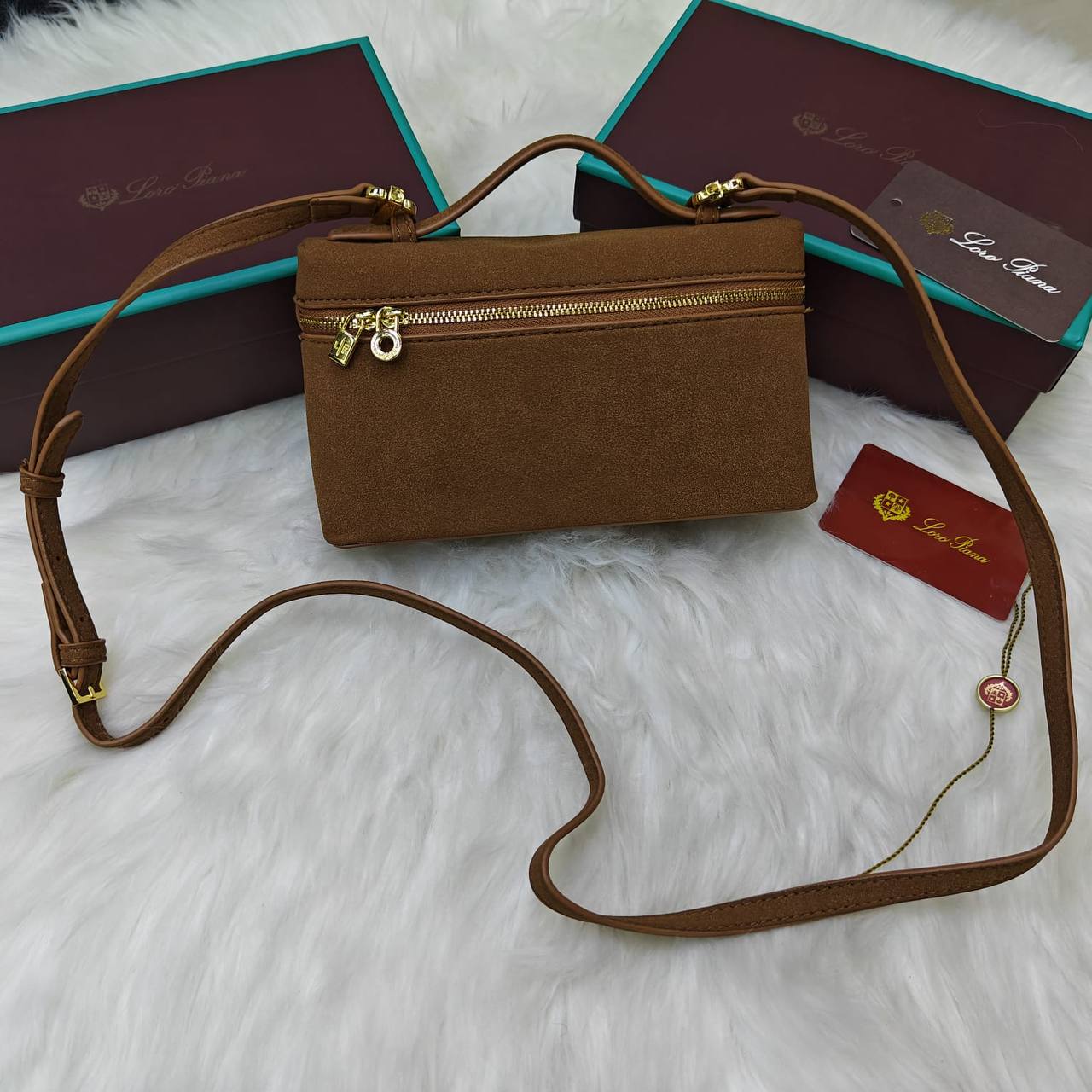 Loro Piana

90 dhs💓

with box
🎁🎁🎁

Zain235
♥️♥️♥️