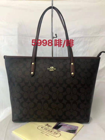 Coach
90 dhs✅
size 42cm

Zain26
♥️♥️♥️
