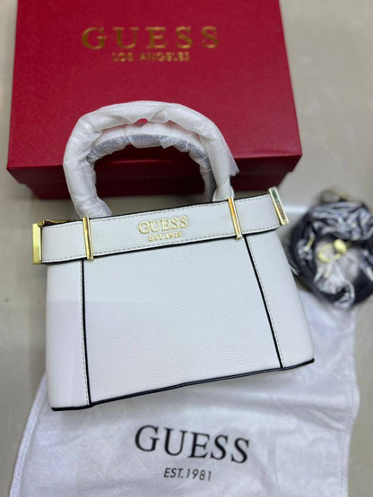 🌹 Guess Hanbag
1⃣️ First quality +🎁
size : 21 * 13 * 7 cm
95 dhs👑
with box 🎁

Zain115
♥️♥️♥️