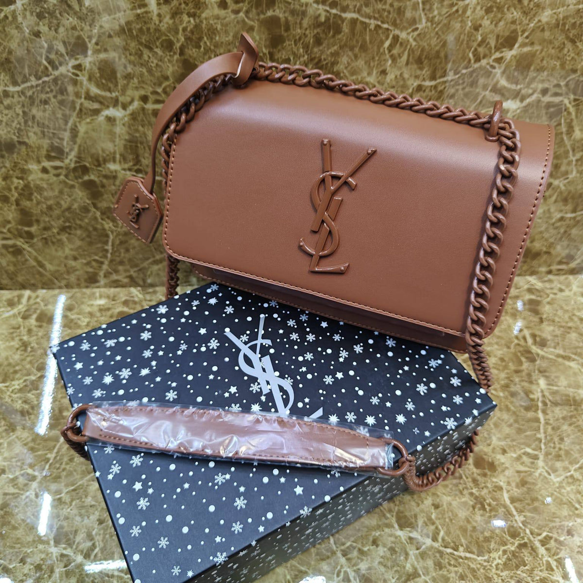 YSL


Withbox

110 dhs🇦🇪🇦🇪

Zain235
♥️♥️♥️