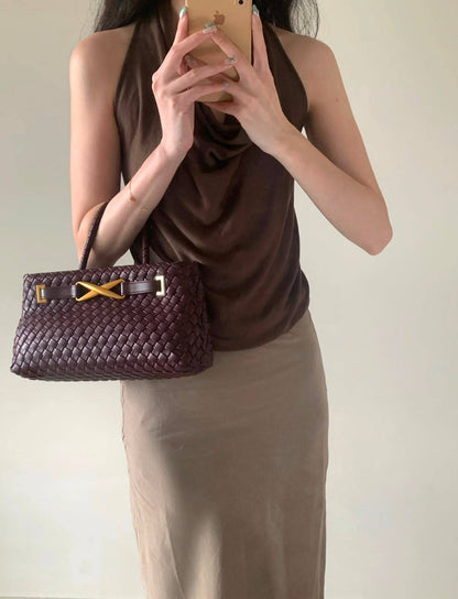 BOTTEGA NEW CAME HIGH QUALITY WITH BOX 
150 dhs✅

Zain295
♥️♥️♥️
