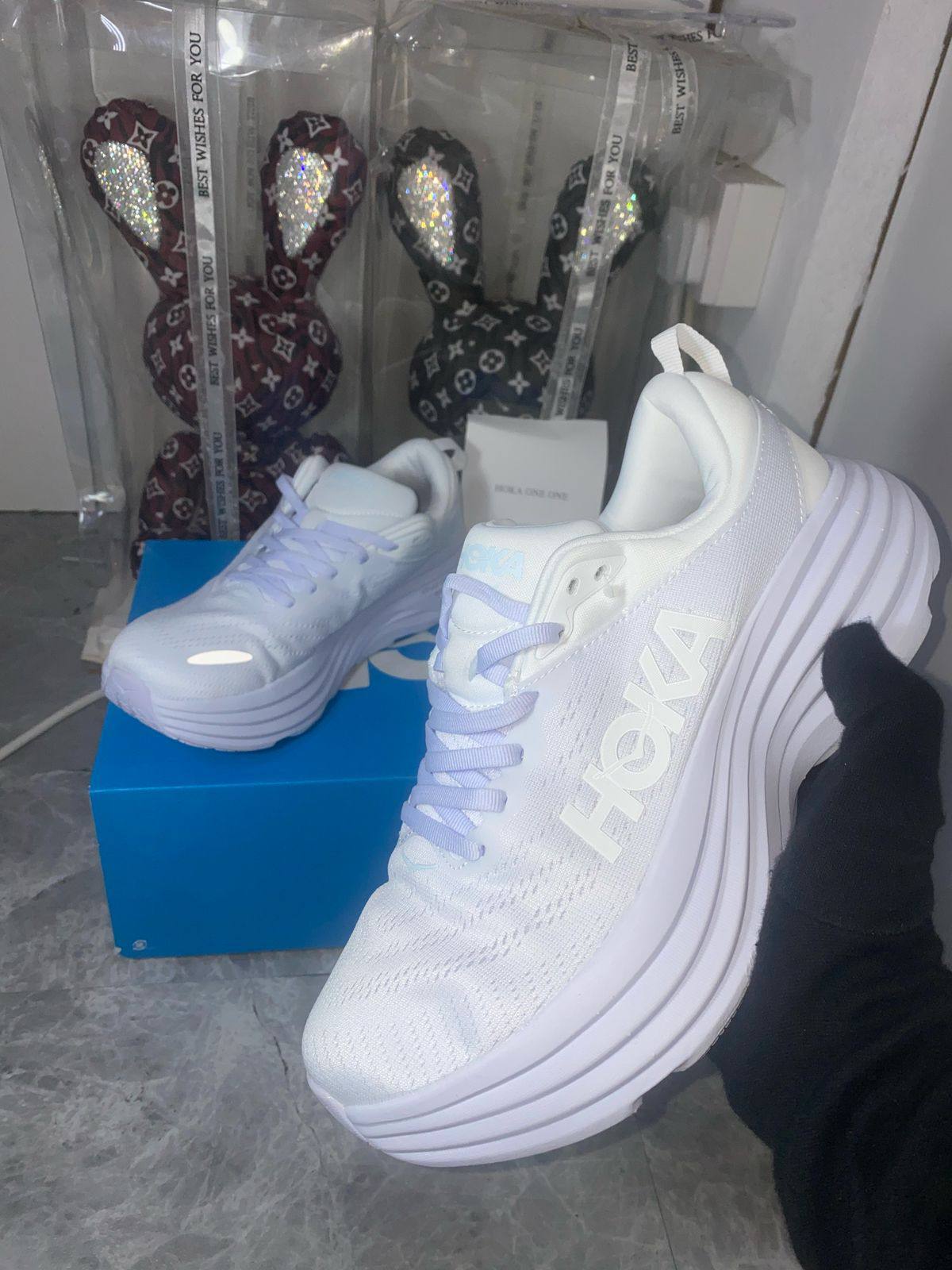 Hoka One One Bondi 8 ‘White’🤍
36-45 AVAILABLE 
185 dhs👑

Zain242
♥️♥️♥️