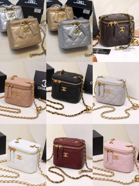 Chanel
90 dhs✅

with box
🎁🎁🎁

size small

Zain26
♥️♥️♥️