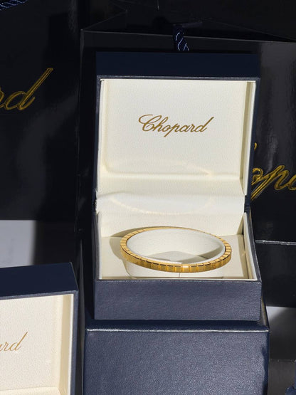 CHOPARD
New Collection 😍
Quality: Super Master 
Non -Tarnish color
For Price 👇 WTSP Text Zain 0568585901

Zain268
♥️♥️♥️