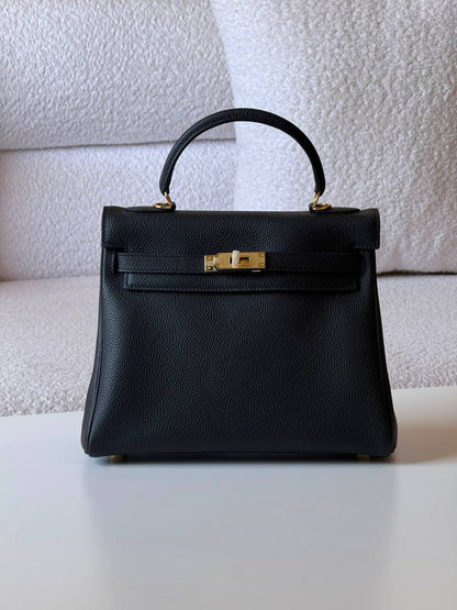 Hermes
kelly togo 28cm💥Master quality ✅with box📦
460 dhs✅

Zain52
♥️♥️♥️♥️