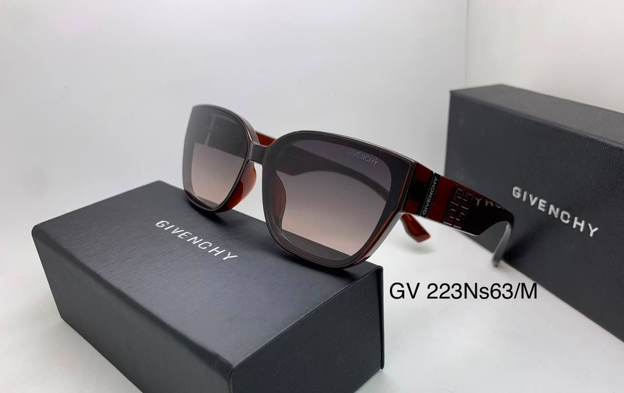 Givenchy
70 dhs🇦🇪🇦🇪

Zain126
♥️♥️♥️