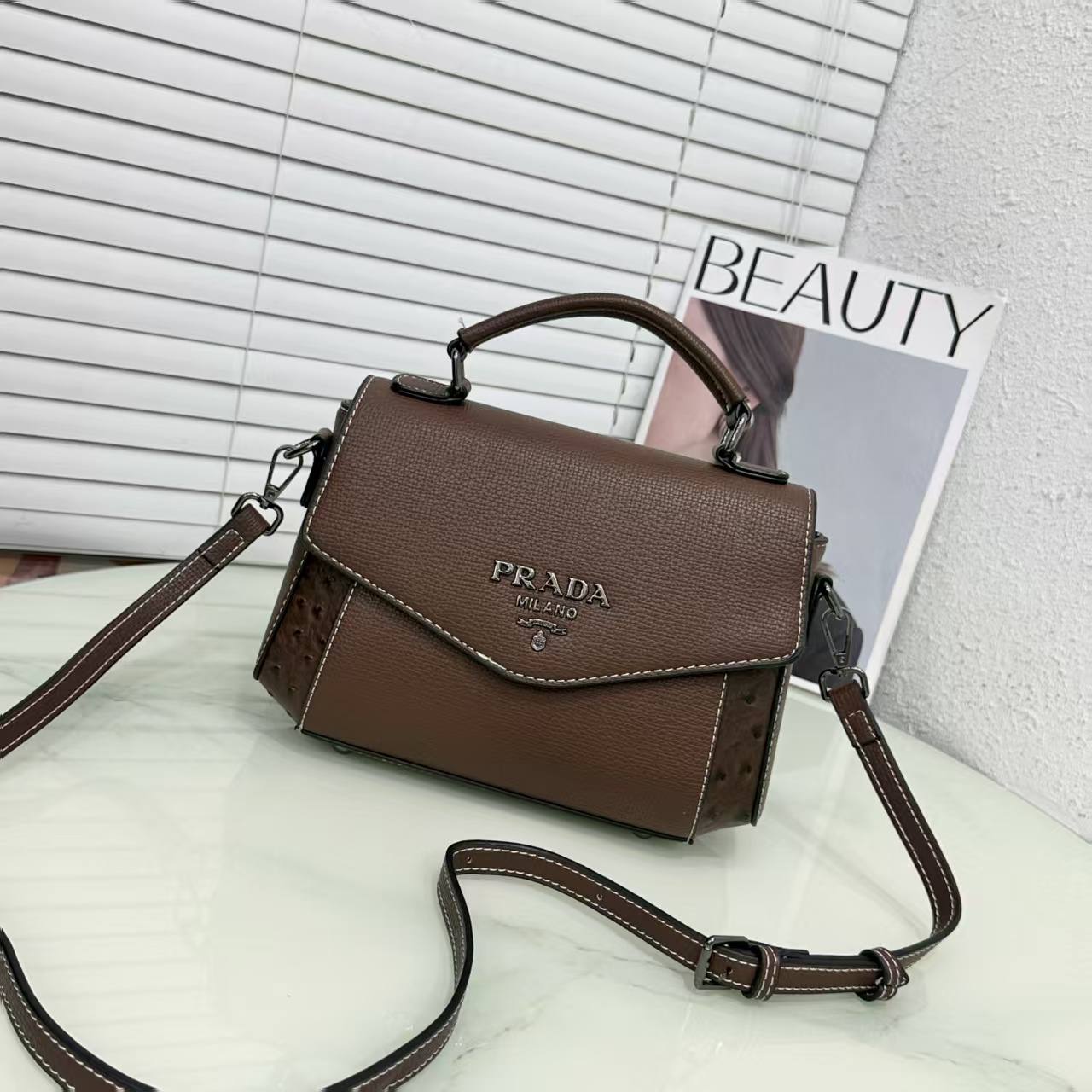 PRADA 
GOOD quality 
95 dhs✅

Zain200
♥️♥️♥️