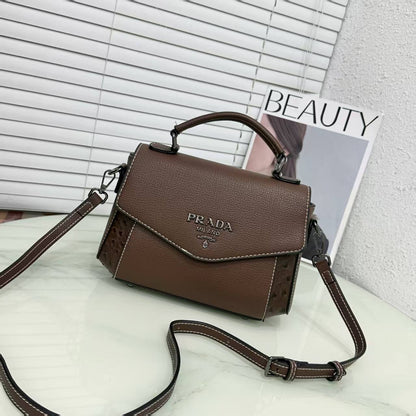 PRADA 
GOOD quality 
95 dhs✅

Zain200
♥️♥️♥️