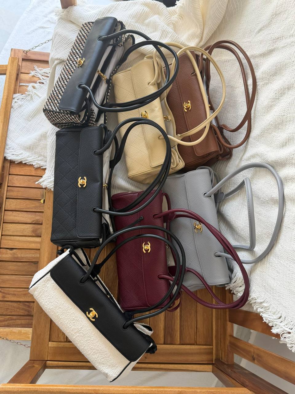 Chanel S26 Shopping Small Tote🥰
*Available In All Colors✅*
*VIP Quality✨*
For Price 👇 WhatsApp✅
0568585901 
0507557372
0552275751 Owner Zain 👌

Zain317
♥️♥️♥️
