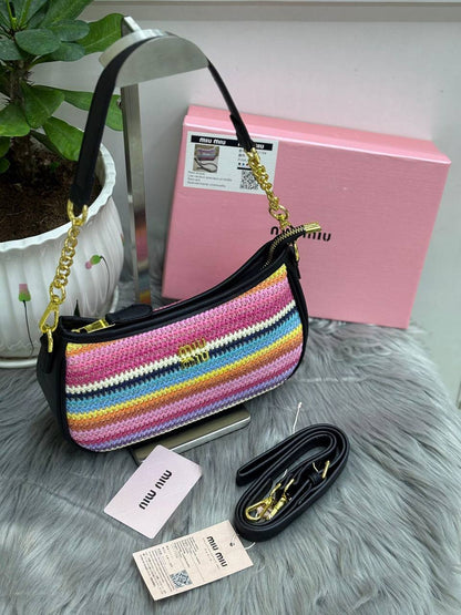 MIU MIU
SIZE  ……… 25 CM 🥰
85 dhs✅
with BOX🌷

Zain244
♥️♥️♥️