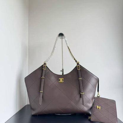 Chanel
100 dhs✅

Zain72
♥️♥️♥️