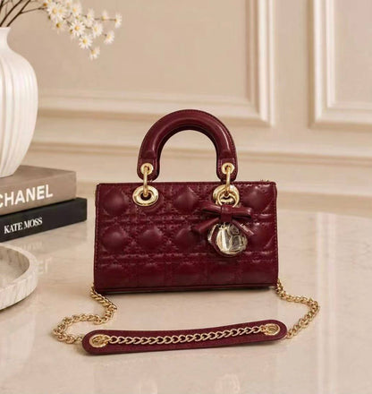 DIOR 

NEW CAME 

HIGH QUALITY 

WITH BOX 
135 dhs🇦🇪🇦🇪

Zain295
♥️♥️♥️