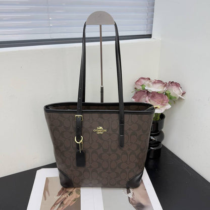 Coach
70 dhs✅

Zain232
♥️♥️♥️