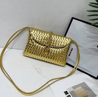 Bottega

95 dhs❣️ 
with box
🎁🎁🎁

Zain38
♥️♥️♥️