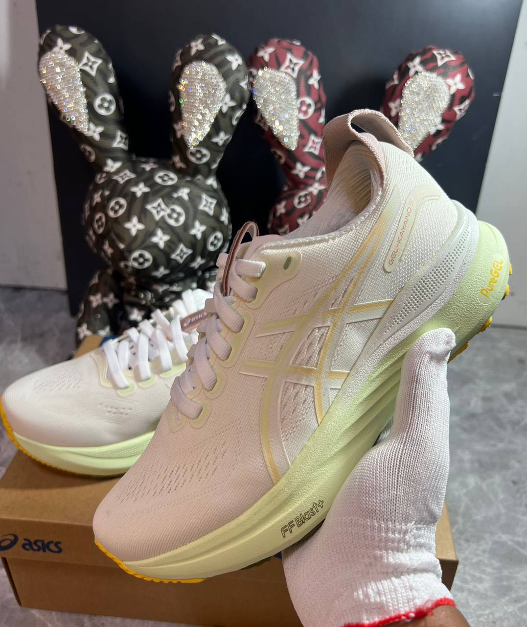 ASICS Kayano 32 
36-45 AVAILABLE 🤩
220 dhs✅

Zain242
♥️♥️♥️