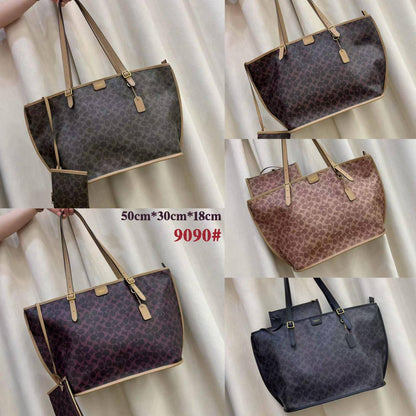 COACH 
HIGH QUALITY 
120 dhs🇦🇪🇦🇪
Size:50cm

Zain295
♥️♥️♥️