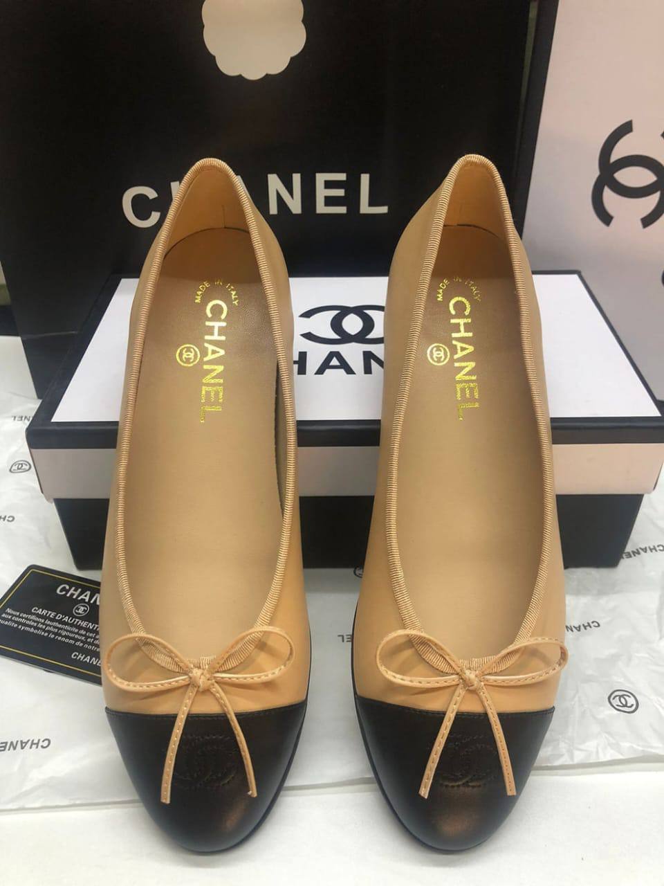 CHANEL
☘️ *SIZE  36  to 41 ☘️       
280 dhs❣️

Zain224
♥️♥️♥️