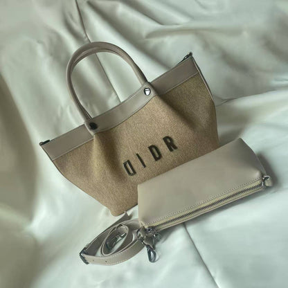 Dior 
100 dhs✅

Zain143
♥️♥️♥️