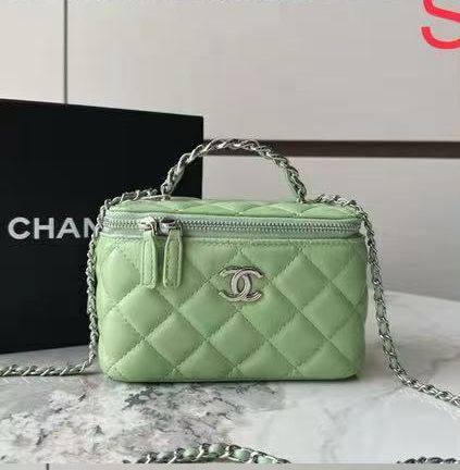 Chanel
with box
100 dhs✅

Zain143
♥️♥️♥️