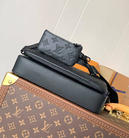 Lv

COPY ONE
 FOR MEN SLING BAG

215 dhs🇦🇪🇦🇪

Zain295
♥️♥️♥️