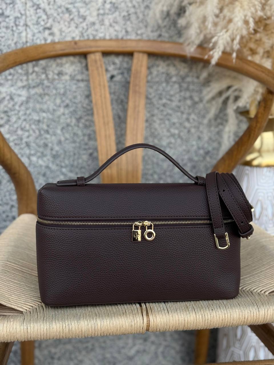 Available Again✨✨✨

LORO PIANA

27cm
370 dhs🪙🌨️

Top quality 
With box🎁

Zain167
♥️♥️♥️