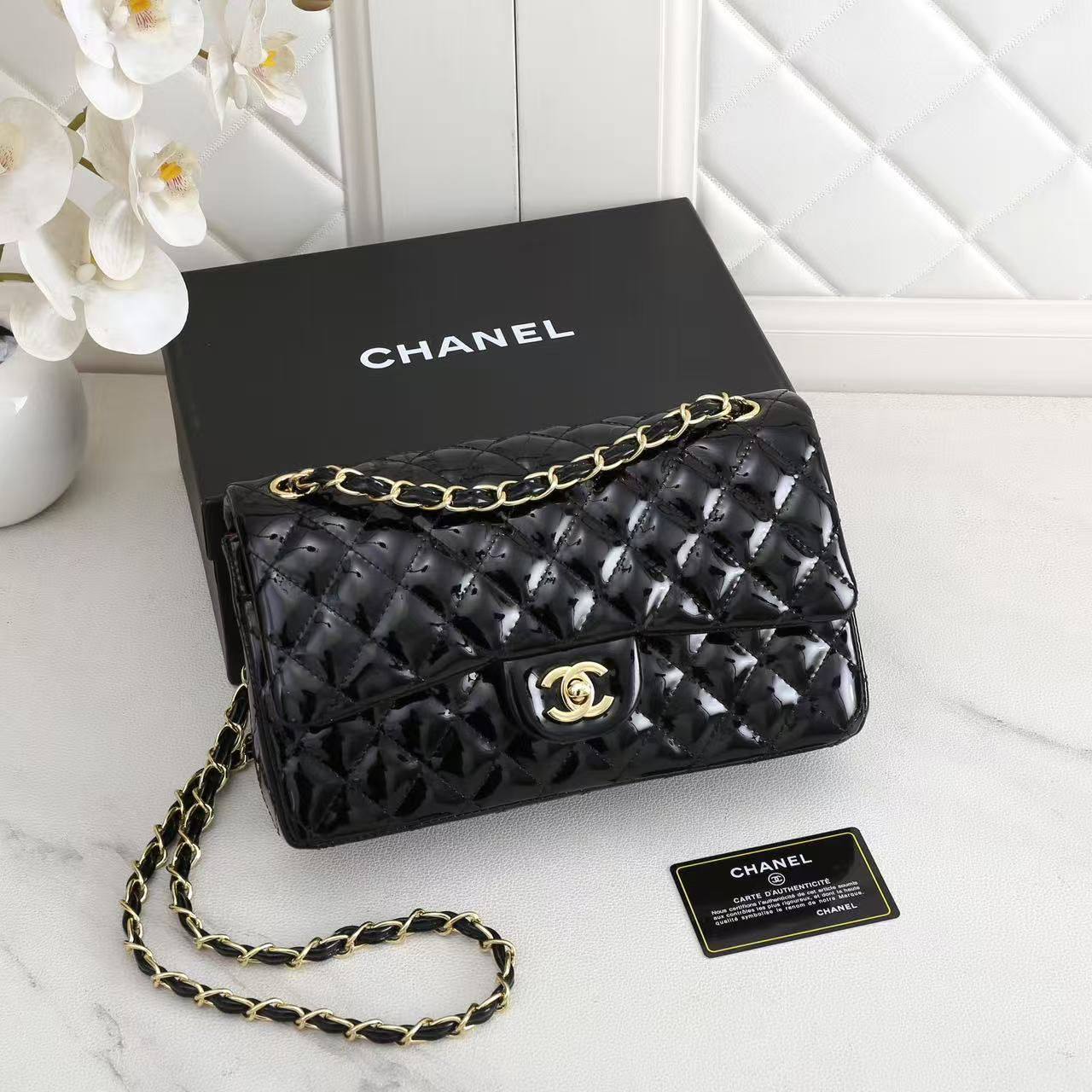 Chanel
110 dhs🌺

Zain143
♥️♥️♥️