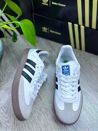 Adidas
Size 36-42 
90 dhs🇦🇪🇦🇪

Zain132
♥️♥️♥️