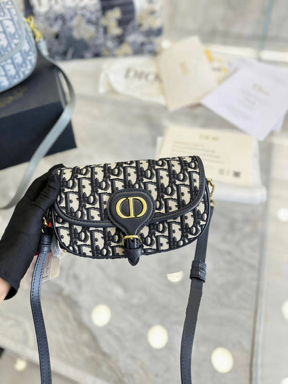 Dior

Withbox 

95 dhs🇦🇪🇦🇪🇦🇪

Zain38
♥️♥️♥️