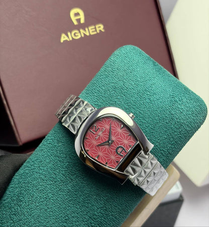 Aigner watch for ladies good quality 
260 dhs✅

Zain59
♥️♥️♥️
