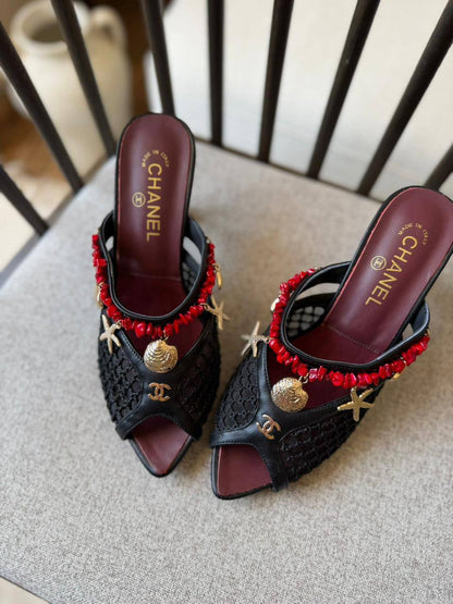Chanel 
𝑨𝑨𝑨 𝑸𝒖𝒂𝒍𝒊𝒕𝒚
𝑺𝒊𝒛𝒆 𝟑5 𝒕𝒐 𝟒2 
550 dhs✅

Zain81
♥️♥️♥️