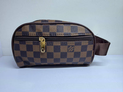 🎉 Man hand bag🎊
Good quality
Size : 21  * 12.5 cm
25 dhs✅

Zain115
♥️♥️♥️