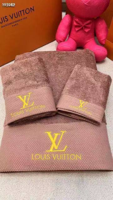*New collections*
TOWEL                                             
*s 31x31*
*m 31x75*
*L 80x150*                                          
*Super Master quality*
380 dhs✅

Zain308
♥️♥️♥️