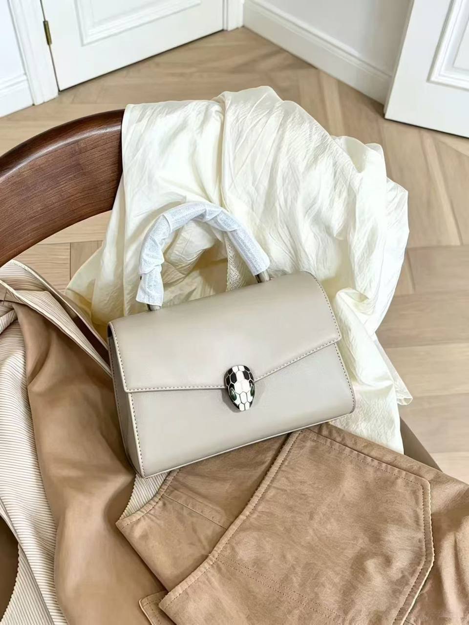 Bvlgari
105 dhs🇦🇪🇦🇪

Zain169
♥️♥️♥️