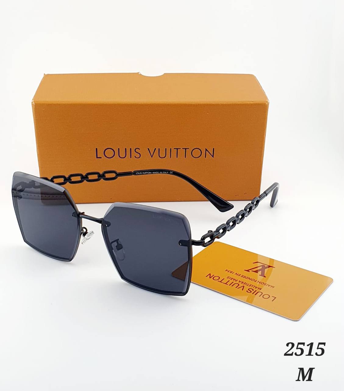 LV Sunglasses
65 dhs✅

with box
🎁🎁🎁

Zain182
♥️♥️♥️