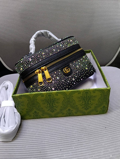 Gucci

100 dhs🇦🇪
with box

Zain26
♥️♥️♥️