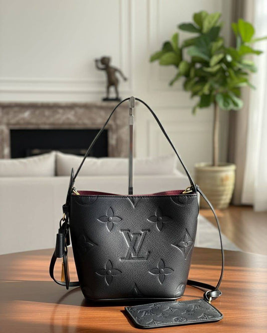 LV ALL IN BB 
17-25*13*18cm 
95 dhs🪙💕

with BOX
🎁🎁🎁

Zain44
♥️♥️♥️