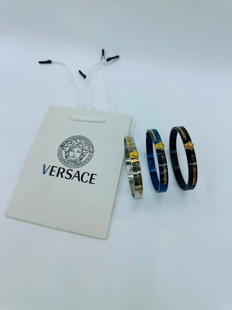 *Stainless steel 🦋*
Bangle 💯
Non tarnish 💯
With paper bag 🛍️
20 dhs🇦🇪🇦🇪

Zain216
♥️♥️♥️