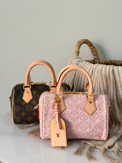 Chanel
Super master quality 
For Price 👇 WhatsApp✅
0568585901 
0507557372
0552275751 Owner Zain 👌

Zain315
♥️♥️♥️