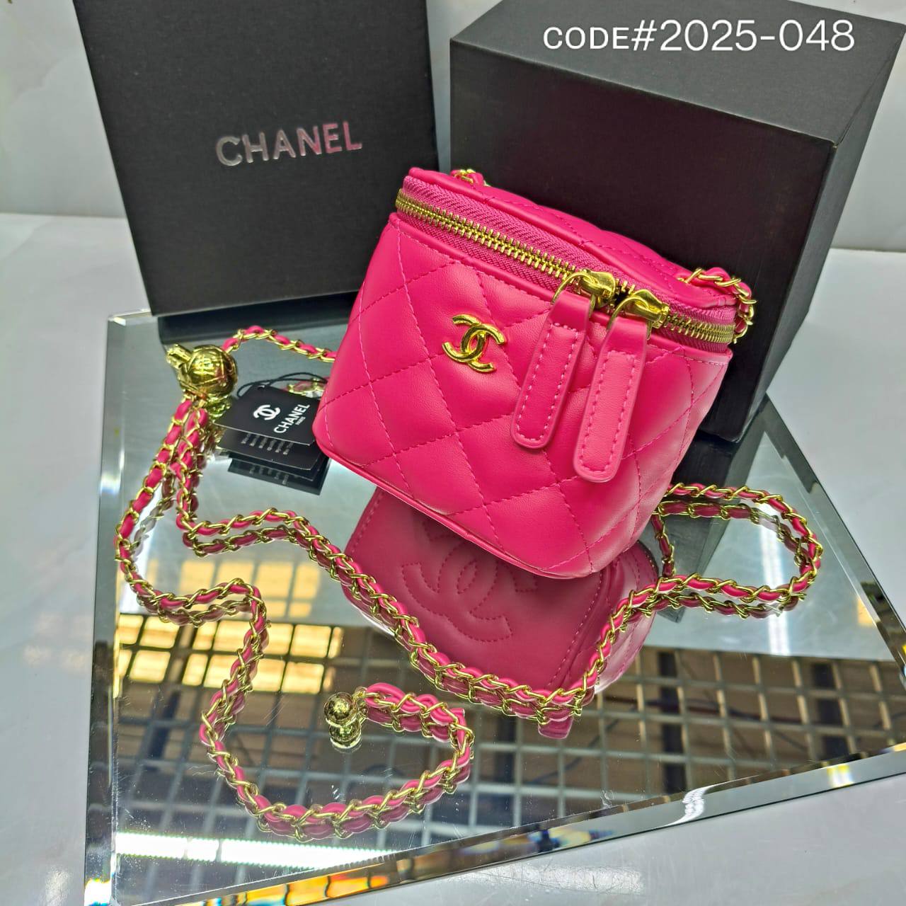 CHANEL ᴍɪɴɪ ᴠᴀɴɪᴛʏ
sʟɪɴɢ ᴄʀᴏssʙᴀɢ
ɢᴏʟᴅ ʜᴀʀᴅᴡᴀʀᴇ
sɪᴢᴇ : 11.5 cm

ᴡɪᴛʜ BOX
🎁🎁🎁

70 dhs✅

Zain31
♥️♥️♥️