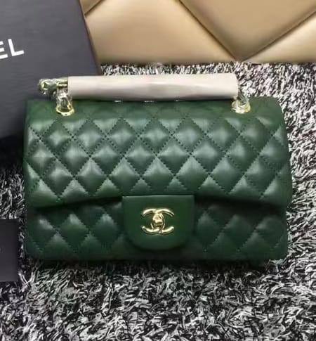 Chanel
110 dhs✅
 size 25cm👈

Zain161
♥️♥️♥️