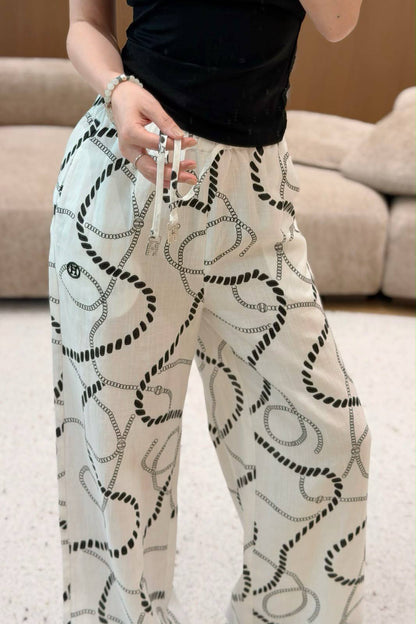 HERMES
Women’s Pant
Master Quality 
SML
280 dhs✅

Zain276
♥️♥️♥️