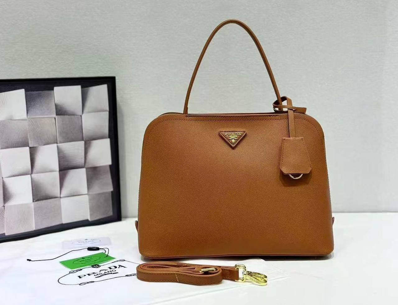 PRADA 
HIGH QUALITY 
120 dhs✅

Zain295
♥️♥️♥️