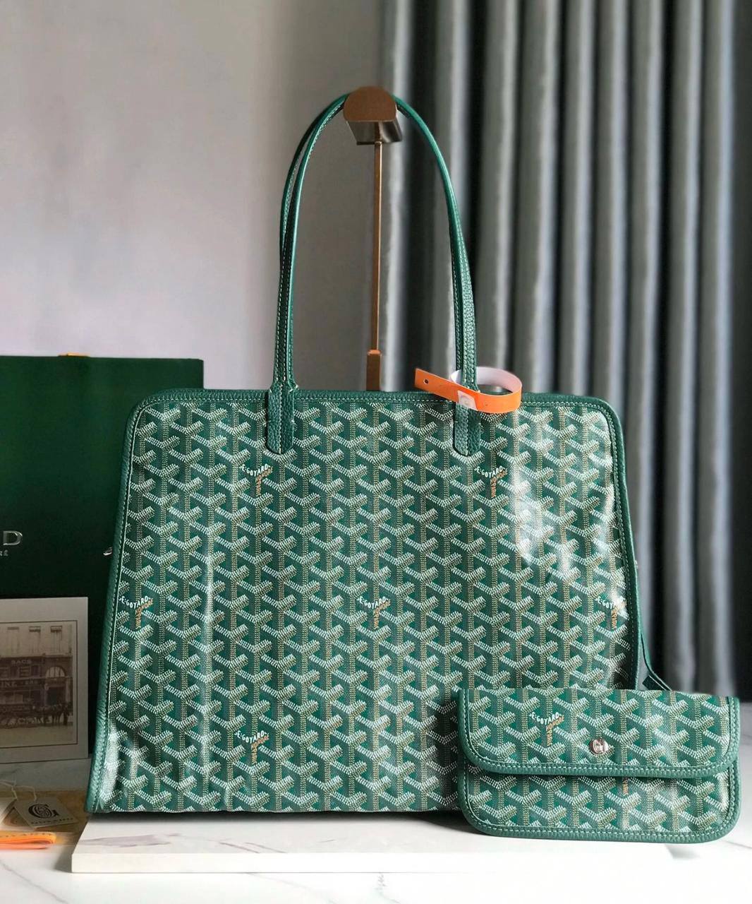 GOYARD 
COPY ONE NEW CAME 
220 dhs❤️

Zain39
♥️♥️♥️