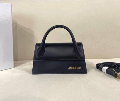 JACQUEMUS 

NEW CAME 
GOOD QUALITY
 WITH BOX 

110 dhs🇦🇪🇦🇪🇦🇪

Zain295
♥️♥️♥️
